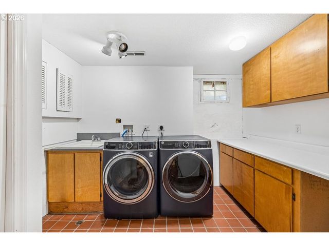 944 Se SHERRETT St, Portland, OR 97202