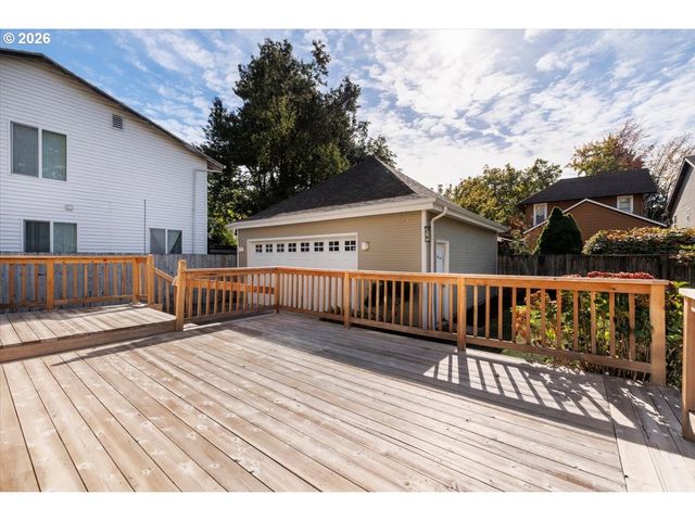 944 Se SHERRETT St, Portland, OR 97202