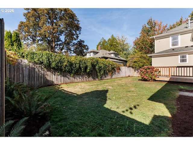 944 Se SHERRETT St, Portland, OR 97202