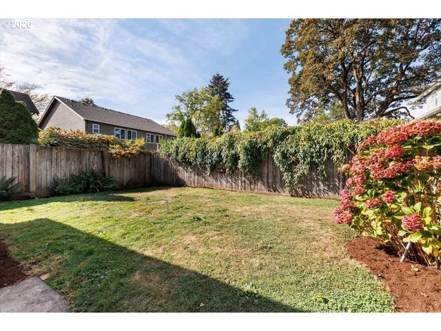 944 Se SHERRETT St, Portland, OR 97202