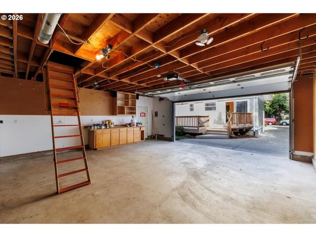 944 Se SHERRETT St, Portland, OR 97202