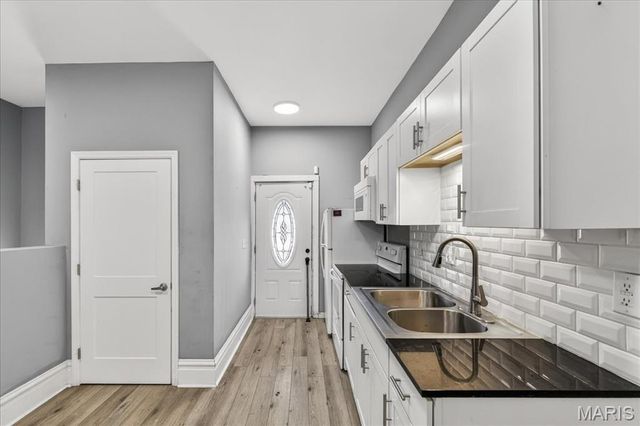 2843 Chippewa Street, St Louis, MO 63118