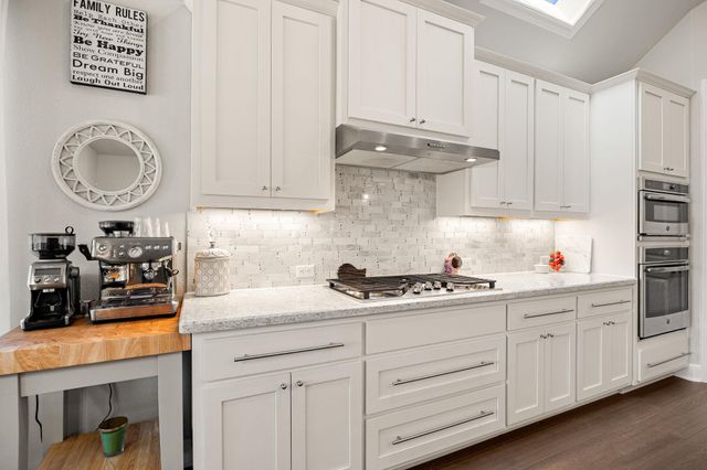 1533 Ferrari DR, Leander, TX 78641