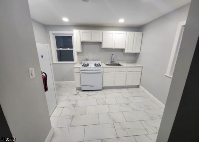 118 Lenox Ave, East Orange City, NJ 07018