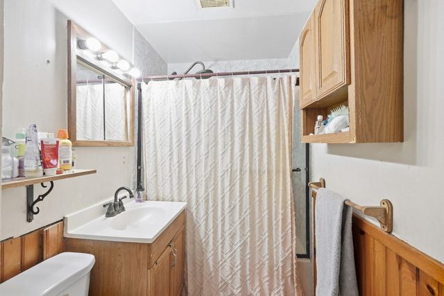 55 Clover St, Worcester, MA 01603