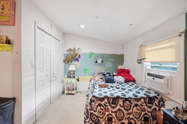 55 Clover St, Worcester, MA 01603