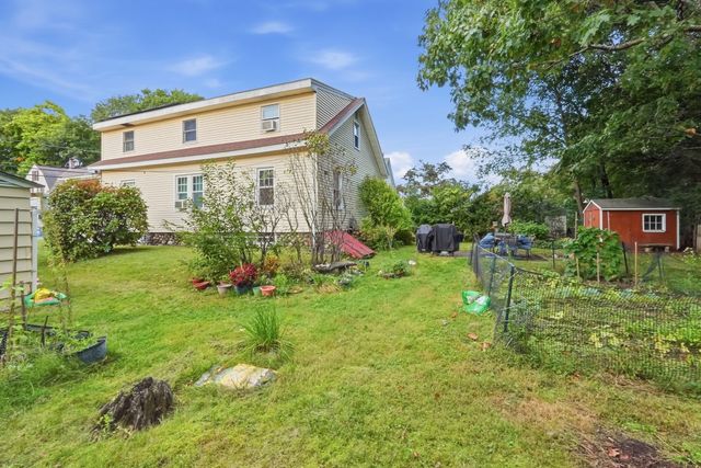 55 Clover St, Worcester, MA 01603