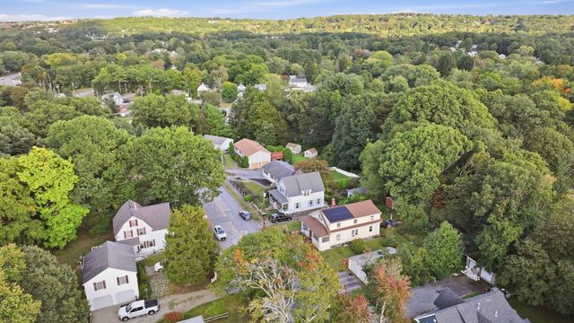 55 Clover St, Worcester, MA 01603