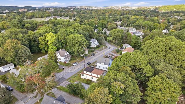 55 Clover St, Worcester, MA 01603