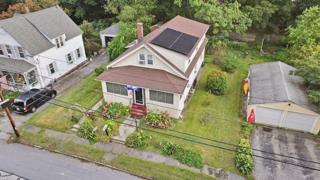 55 Clover St, Worcester, MA 01603