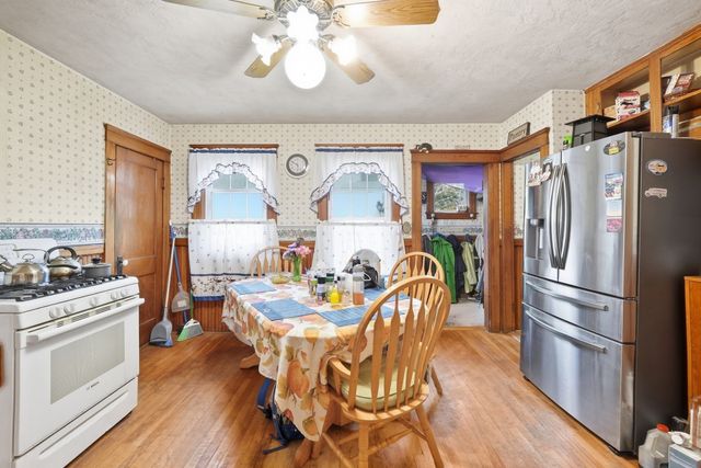 55 Clover St, Worcester, MA 01603