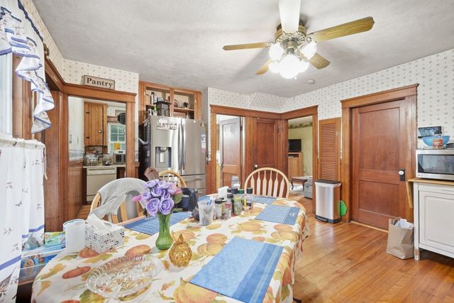 55 Clover St, Worcester, MA 01603