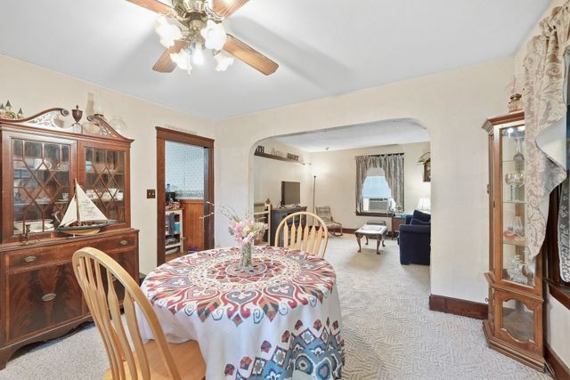 55 Clover St, Worcester, MA 01603