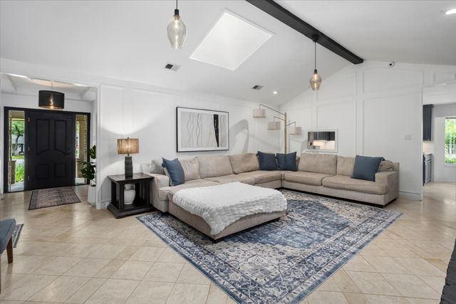 4915 Cross Creek Court, Arlington, TX 76017