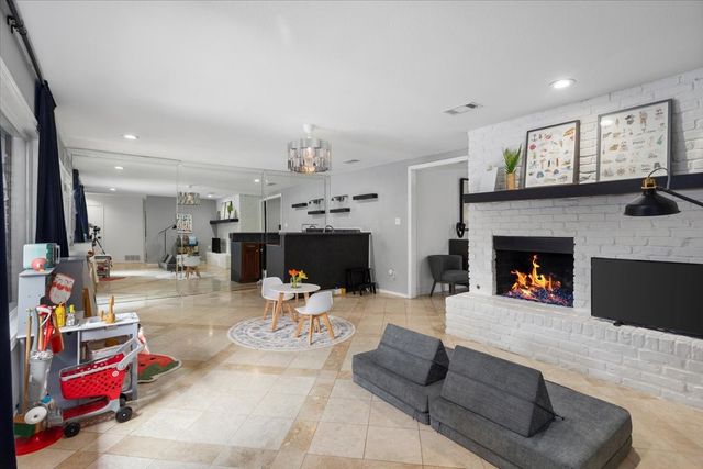 4915 Cross Creek Court, Arlington, TX 76017