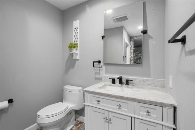 4915 Cross Creek Court, Arlington, TX 76017