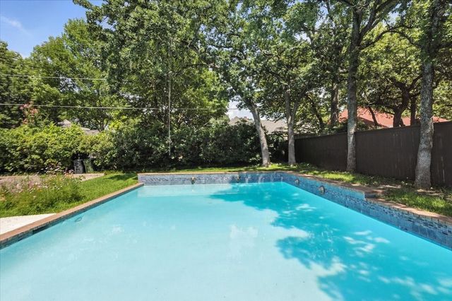 4915 Cross Creek Court, Arlington, TX 76017