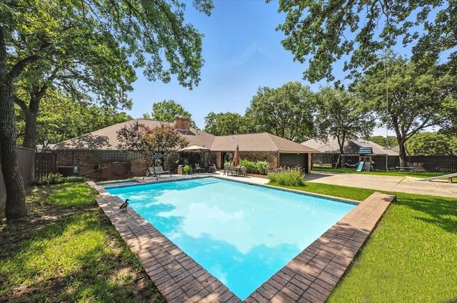 4915 Cross Creek Court, Arlington, TX 76017