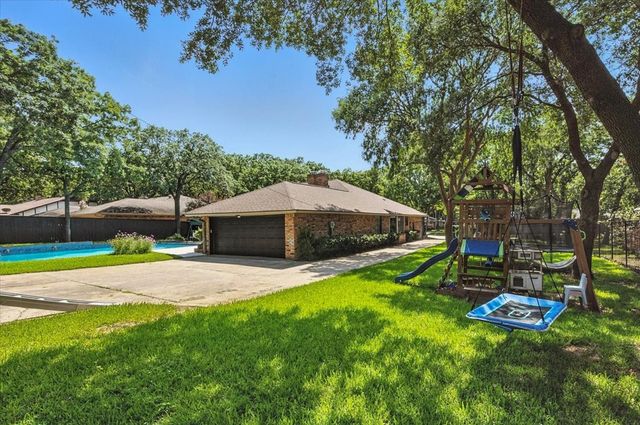 4915 Cross Creek Court, Arlington, TX 76017