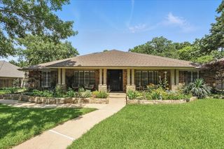4915 Cross Creek Court, Arlington, TX 76017