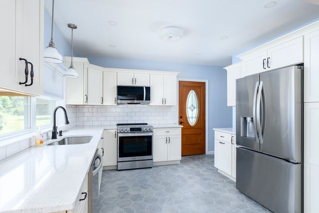 38 Eagle St, Ware, MA 01082
