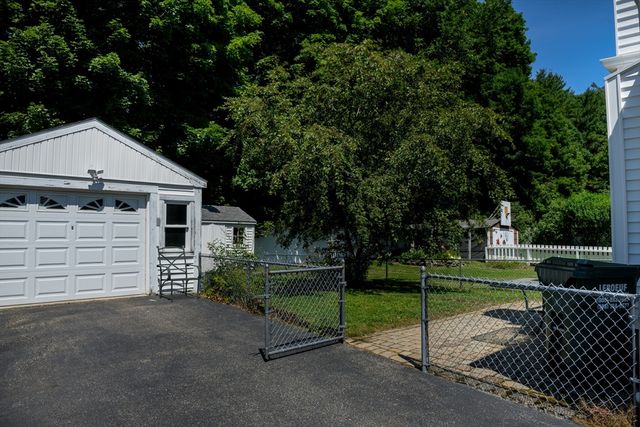 38 Eagle St, Ware, MA 01082