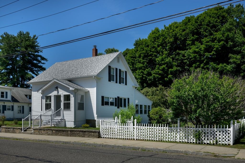 38 Eagle St, Ware, MA 01082