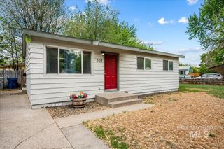 207 N 4th W, Mountain Home, ID 83647