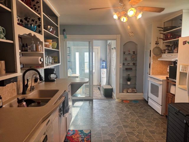 2627 S Seminole Way, Fitchburg, WI 53711