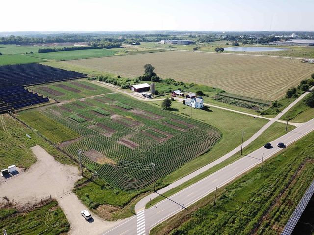 2627 S Seminole Way, Fitchburg, WI 53711