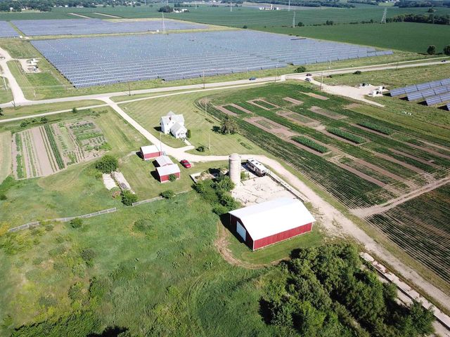 2627 S Seminole Way, Fitchburg, WI 53711