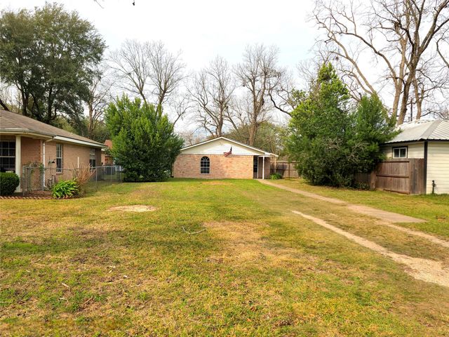 418 Texas Street, Tomball, TX 77375