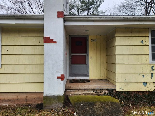 948 Old Colony Road, Meriden, CT 06450