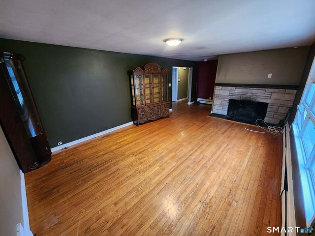 948 Old Colony Road, Meriden, CT 06450