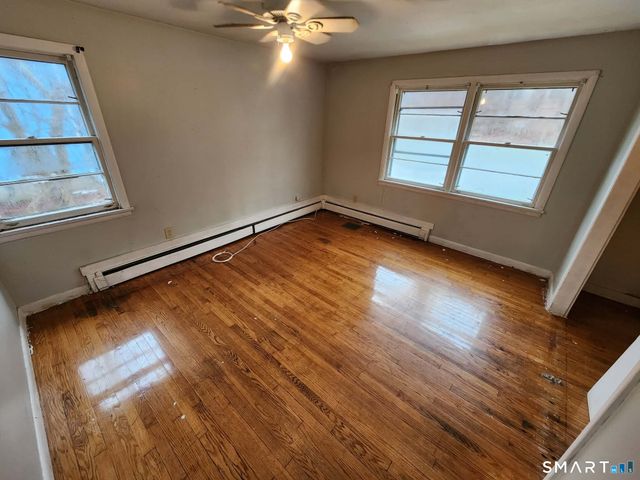 948 Old Colony Road, Meriden, CT 06450