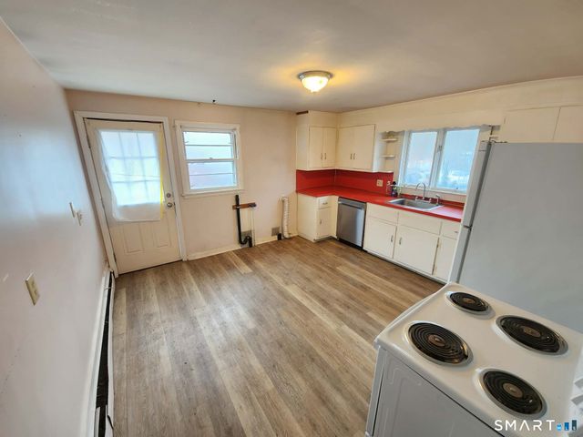 948 Old Colony Road, Meriden, CT 06450