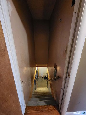 948 Old Colony Road, Meriden, CT 06450