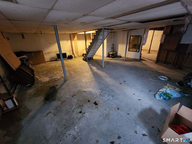 948 Old Colony Road, Meriden, CT 06450