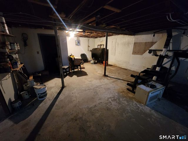 948 Old Colony Road, Meriden, CT 06450