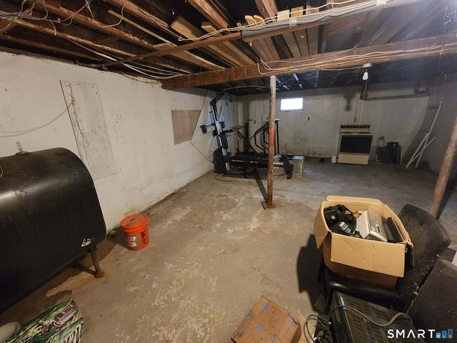 948 Old Colony Road, Meriden, CT 06450