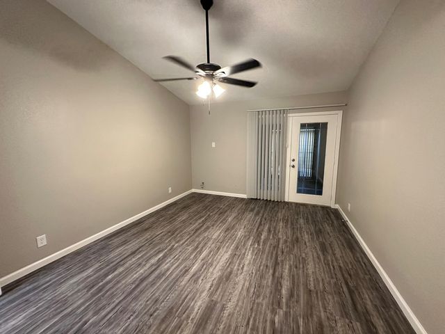 295 Mooring CIR A, Lakeway, TX 78734