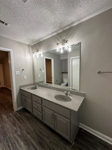 295 Mooring CIR A, Lakeway, TX 78734