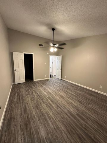 295 Mooring CIR A, Lakeway, TX 78734