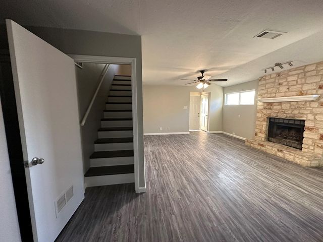295 Mooring CIR A, Lakeway, TX 78734