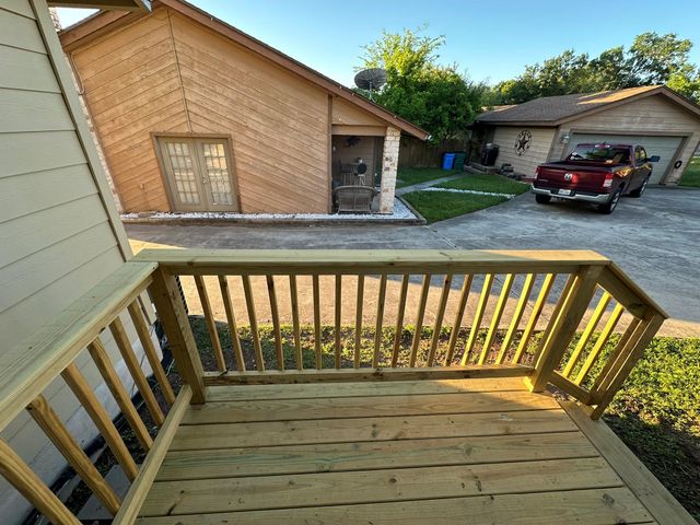 295 Mooring CIR A, Lakeway, TX 78734