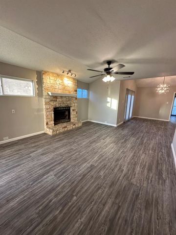 295 Mooring CIR A, Lakeway, TX 78734