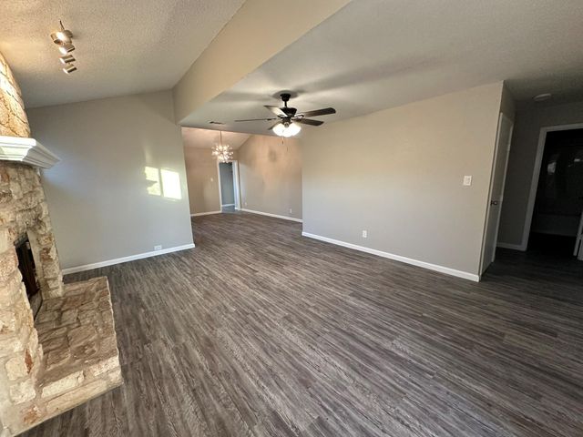 295 Mooring CIR A, Lakeway, TX 78734