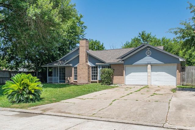 5205 Winding Brook Drive, Dickinson, TX 77539