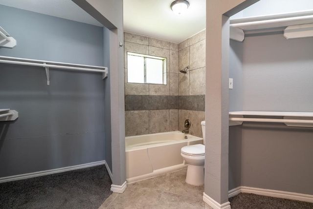 5205 Winding Brook Drive, Dickinson, TX 77539