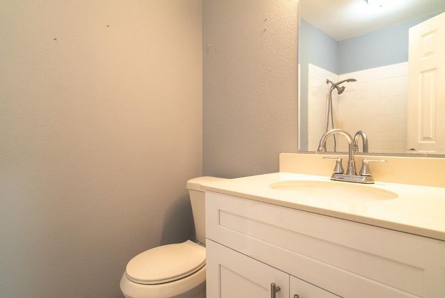 5205 Winding Brook Drive, Dickinson, TX 77539